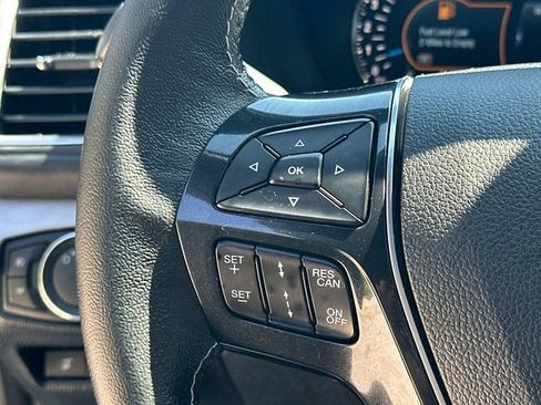 Used 2018 Ford Explorer Platinum AWD/4WD image 33