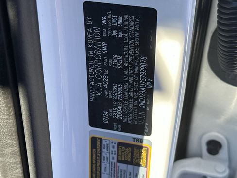 Certified 2025 Kia Soul S image 29