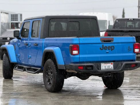 Used 2022 Jeep Gladiator Willys image 2