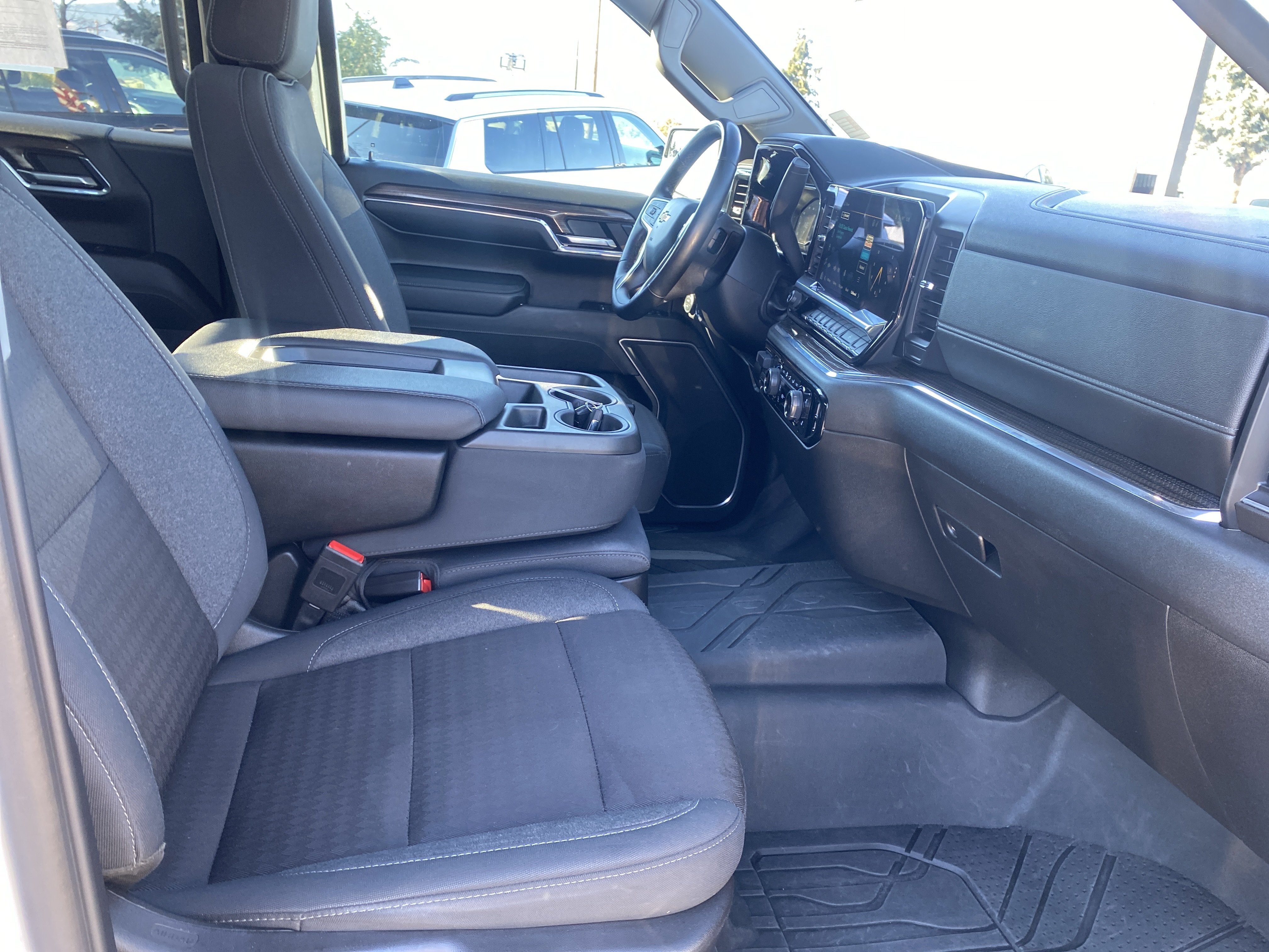 Used 2024 Chevrolet Silverado 1500 LT w/ Convenience Package II AWD/4WD image 25