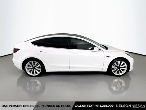 Used 2020 Tesla Model 3 Standard Range RWD image 4