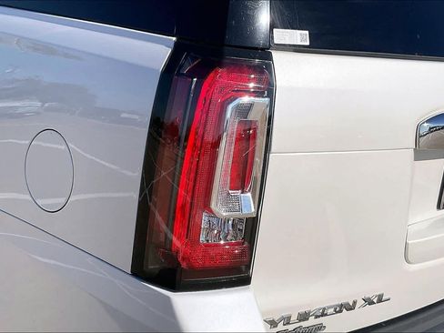 Used 2017 GMC Yukon XL Denali w/ Open Road Package image 32