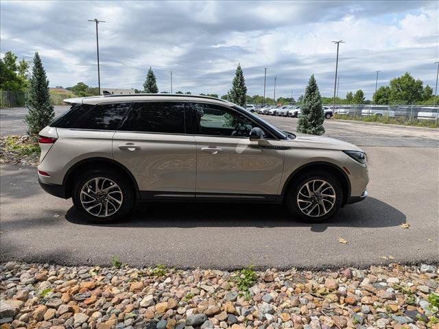 Used 2022 Lincoln Corsair AWD w/ Equipment Group 101A image 6