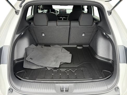 Used 2024 Honda HR-V Sport image 17