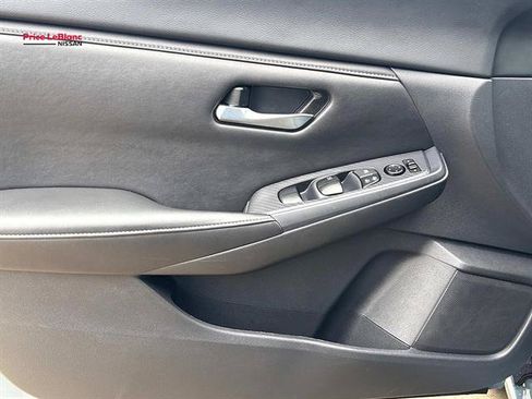 Used 2024 Nissan Sentra SV FWD image 18