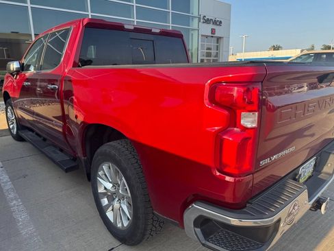 Used 2021 Chevrolet Silverado 1500 LTZ AWD/4WD image 2