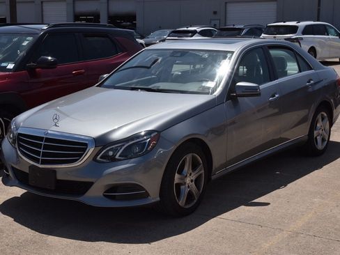 Used 2014 Mercedes-Benz E 350 4MATIC Sedan image 2