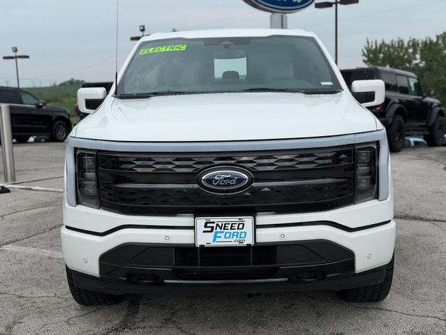 Used 2022 Ford F150 Lightning Platinum AWD/4WD image 2