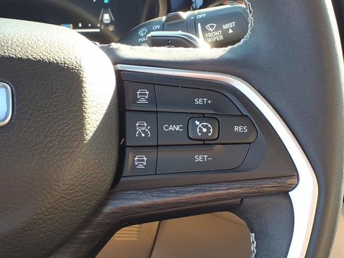 Used 2022 Jeep Grand Cherokee Limited 4xe w/ Luxury Tech Group II AWD/4WD image 18
