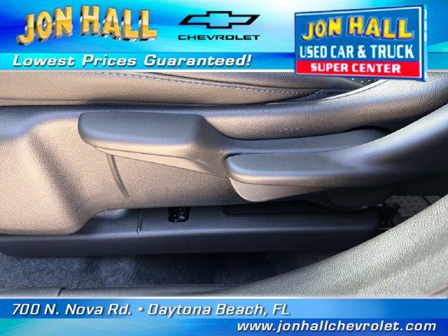 Used 2026 Chevrolet Trax LT w/ Midnight Edition FWD image 17