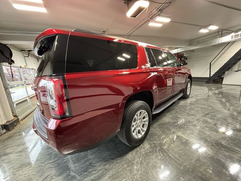 Used 2019 GMC Yukon XL SLT w/ Open Road Package image 9
