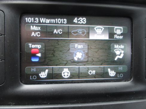 Used 2017 Jeep Cherokee Sport w/ Cold Weather Group image 24