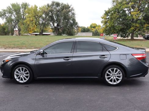 Used 2013 Toyota Avalon Limited image 9