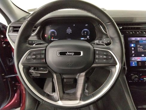 Used 2022 Jeep Grand Cherokee L Limited w/ Luxury Tech Group II image 11