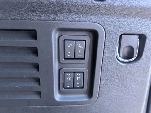 Used 2025 Chevrolet Traverse RS w/ LPO, Floor Liner Package AWD/4WD image 29