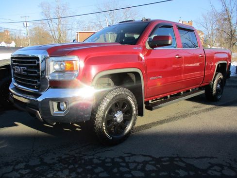Used 2015 GMC Sierra 2500 SLE image 2