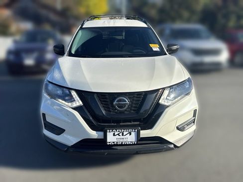 Used 2018 Nissan Rogue SV AWD/4WD image 2