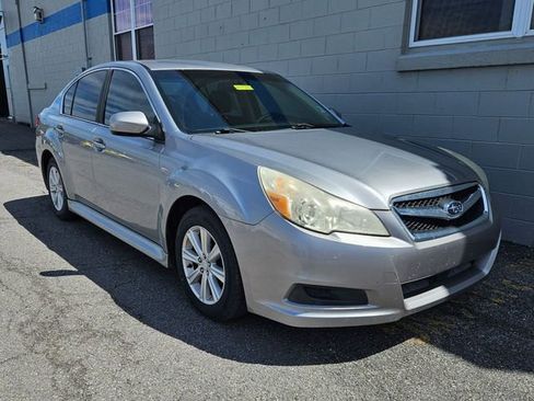 Used 2010 Subaru Legacy 2.5i Premium AWD/4WD image 4