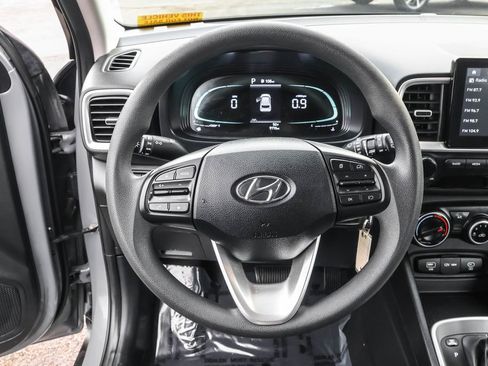 Certified 2023 Hyundai Venue SE image 17