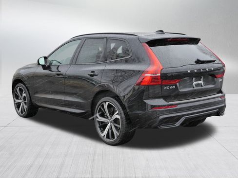 Used 2022 Volvo XC60 B6 R-Design w/ Advanced Package image 5