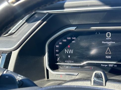 Used 2023 GMC Sierra 1500 Denali Ultimate image 2