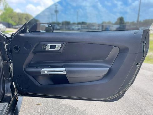 Used 2018 Ford Mustang Coupe w/ Equipment Group 101A RWD image 26