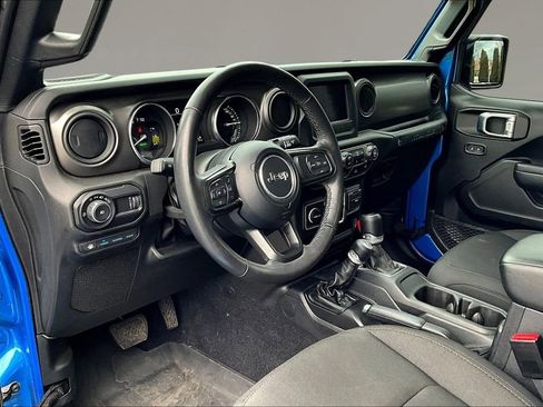 Used 2023 Jeep Wrangler Unlimited w/ Cold Weather Group image 16