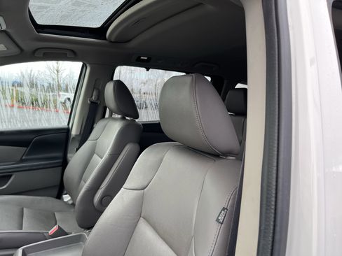 Used 2017 Honda Odyssey EX-L image 17