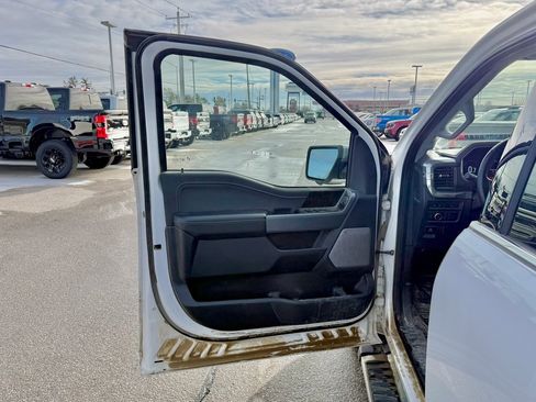 Used 2022 Ford F150 Lariat w/ Max Trailer Tow Package image 12