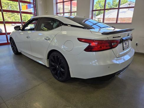 Used 2018 Nissan Maxima SR w/ Midnight Edition FWD image 5