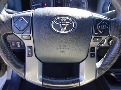 Used 2020 Toyota Tacoma TRD Sport image 42