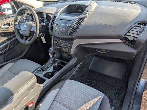 Used 2017 Ford Escape SE image 45