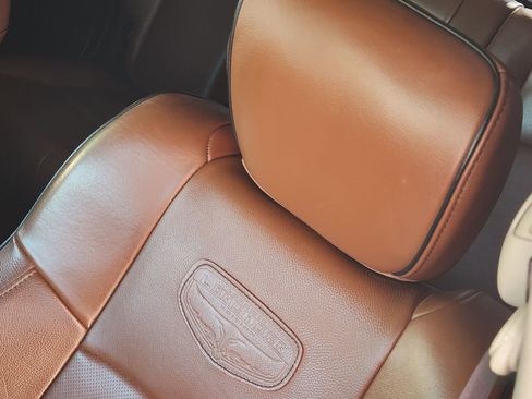 Used 2018 RAM 3500 Laramie Longhorn image 15