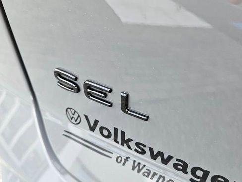 New 2026 Volkswagen Atlas Cross Sport SEL R-Line image 11