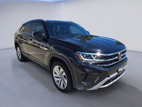 Used 2021 Volkswagen Atlas Cross Sport SE w/ Panoramic Sunroof Package FWD image 8