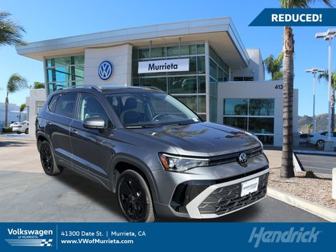 Used 2025 Volkswagen Taos SE image 1