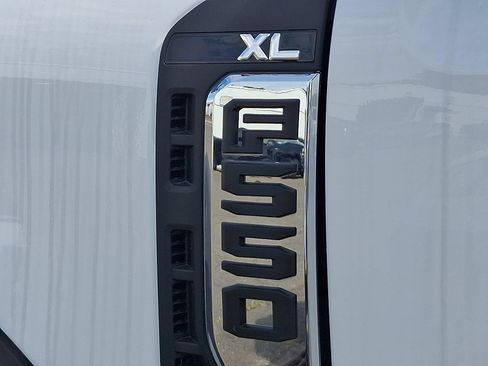 New 2025 Ford F550 4x4 Crew Cab image 15