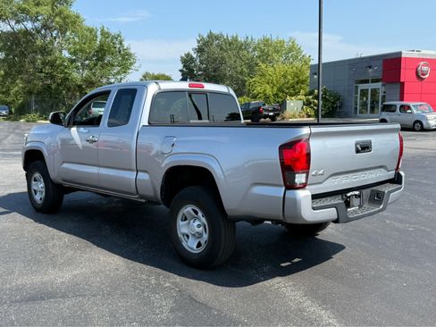 Used 2021 Toyota Tacoma SR w/ SR Convenience Package AWD/4WD image 5
