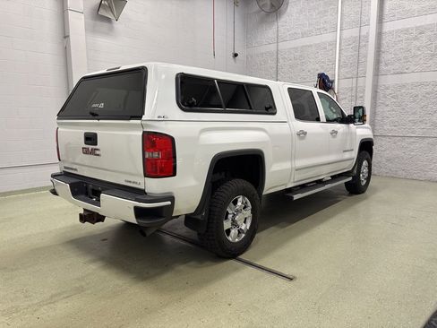 Used 2015 GMC Sierra 2500 Denali image 3