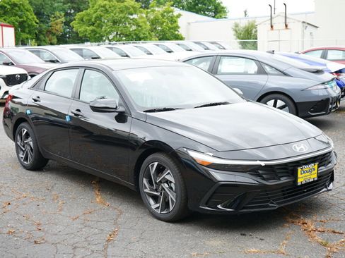 New 2026 Hyundai Elantra SEL Sport Premium FWD image 3