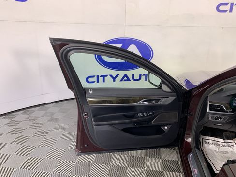 Used 2020 BMW 740i RWD image 13