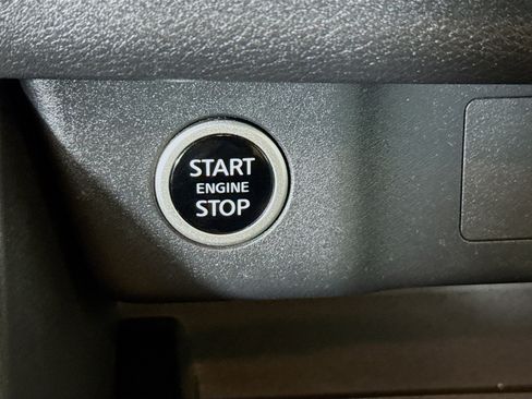 Used 2023 Nissan Rogue SV image 21