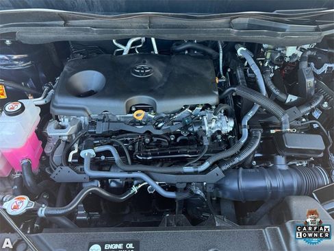 Used 2025 Toyota Sienna Platinum image 30