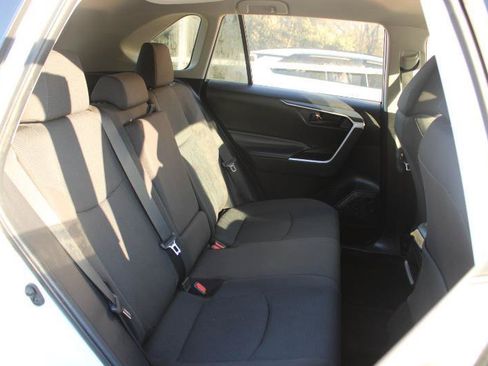 Used 2020 Toyota RAV4 LE FWD image 12