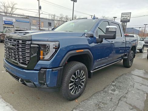 New 2026 GMC Sierra 3500 Denali Ultimate image 3