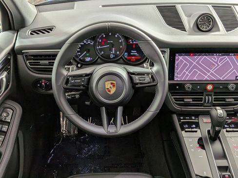 Certified 2025 Porsche Macan AWD/4WD image 14