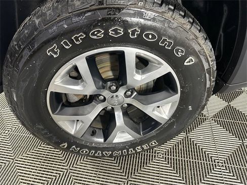 Used 2015 Jeep Cherokee Trailhawk w/ Comfort/Convenience Group image 10