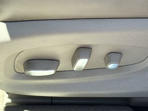 Used 2014 Cadillac XTS Premium FWD image 22