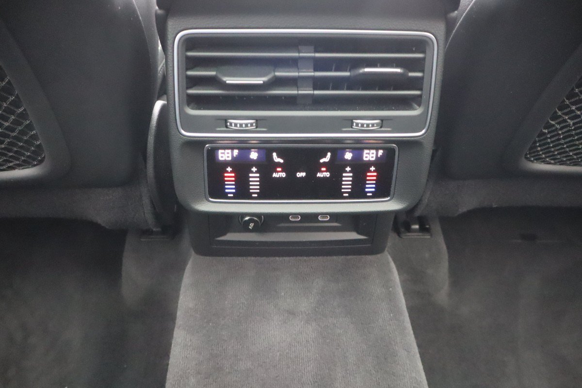 Used 2023 Audi Q8 Premium Plus AWD/4WD image 20