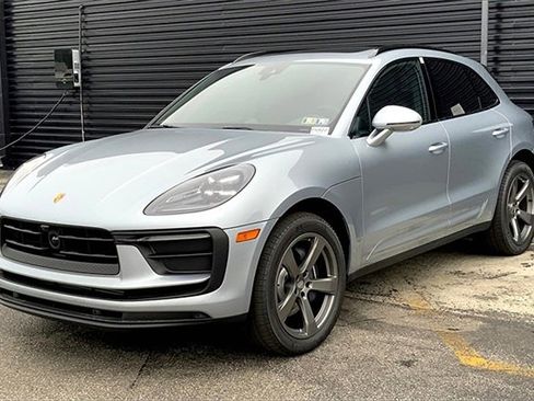 New 2025 Porsche Macan image 1